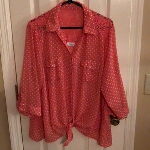 Women’s Sz 2X Pink Polka Dot BD Top